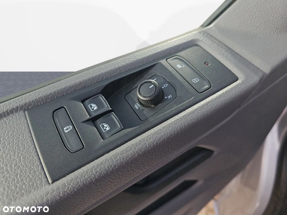 Volkswagen Caravelle - 14