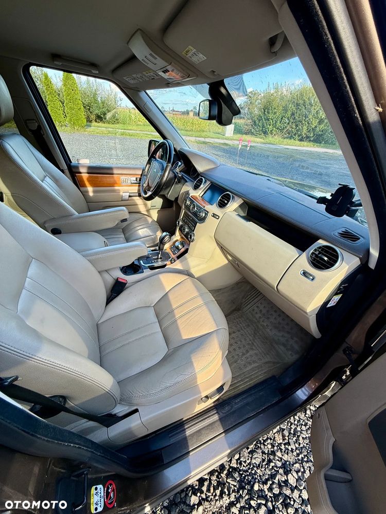 Land Rover Discovery 3.0D V6 HSE - 27