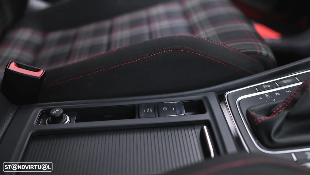 VW Golf GTI 2.0 TSI OPF DSG Performance - 40