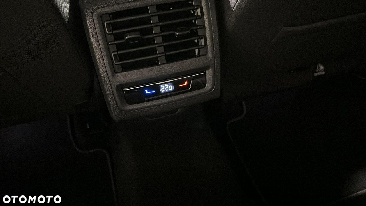 Volkswagen Golf - 28