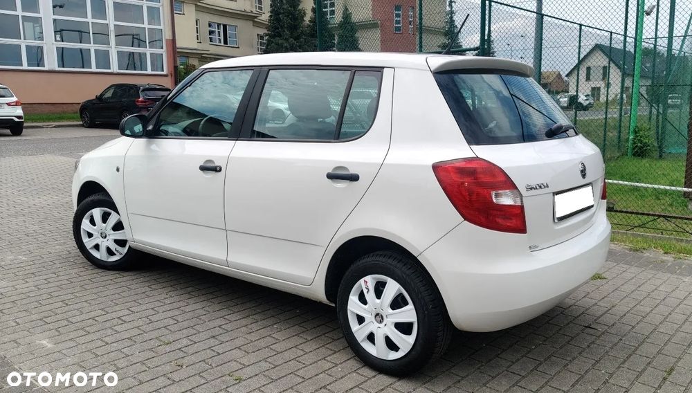 Skoda Fabia 1.2 HTP COOL EDITION - 4