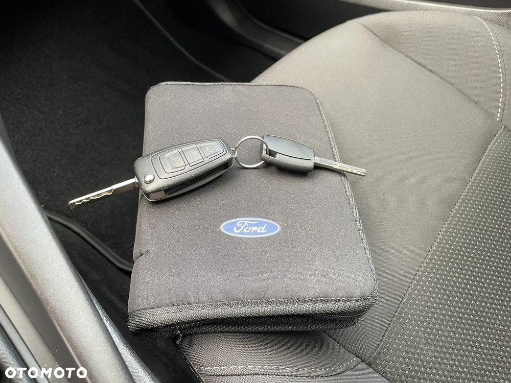 Ford Focus Turnier 1.6 Ti-VCT Champions Edition - 18