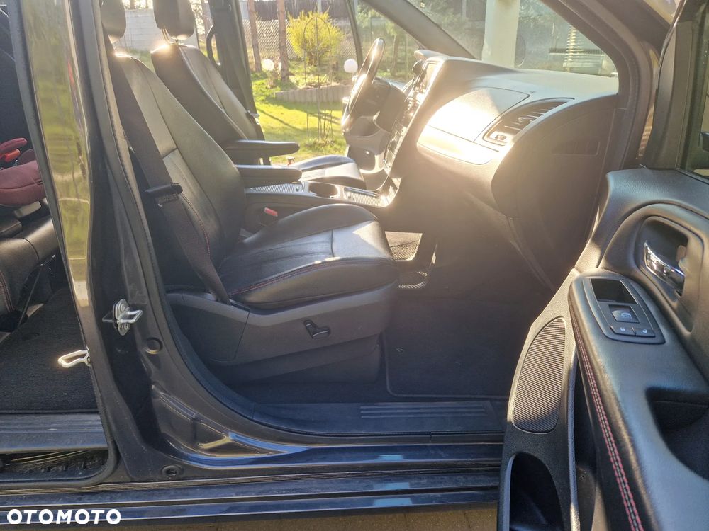 Dodge Grand Caravan 3.6 R/T - 13