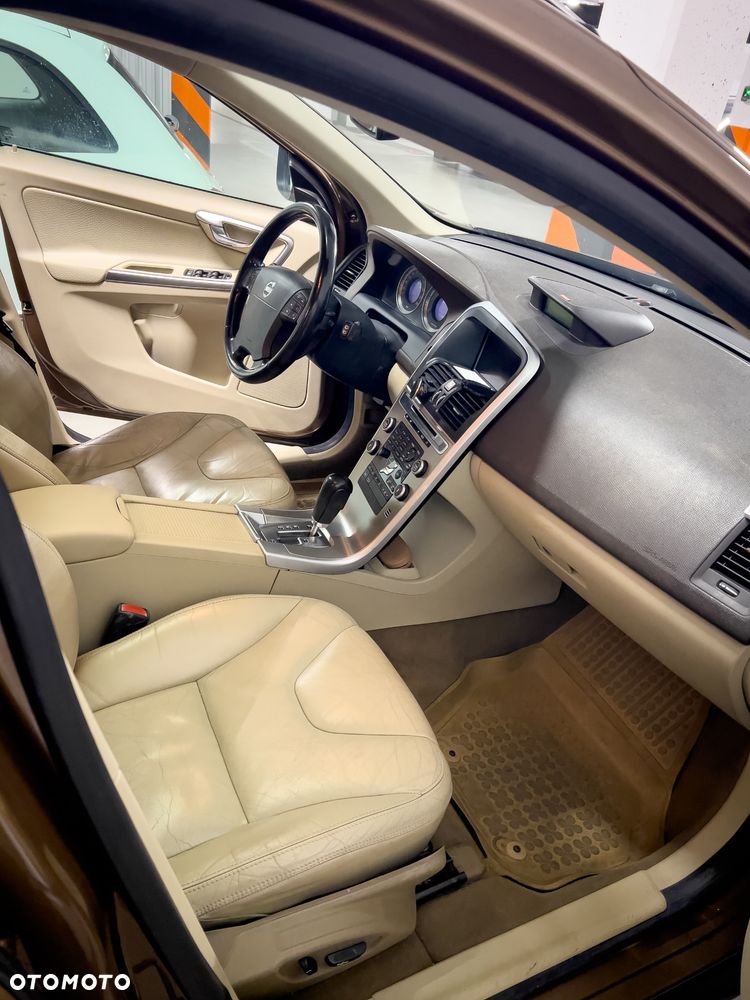 Volvo XC 60 D5 AWD Summum - 16