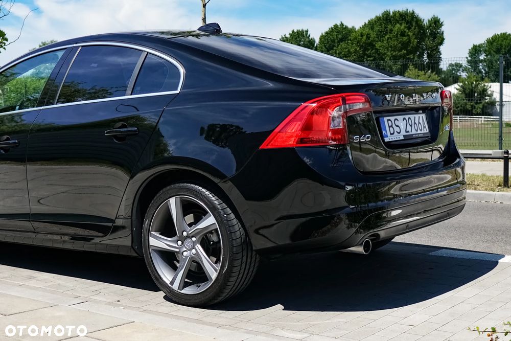 Volvo S60 D2 Drive-E Momentum - 24