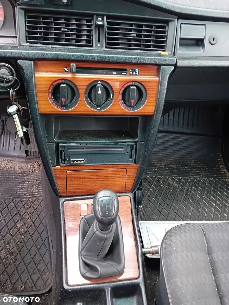 *MERCEDES 190* Samochód na części - 8