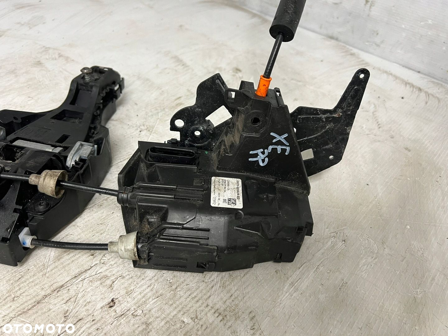 ZAMEK DRZWI PRAWY PRZÓD JAGUAR XE FK72-224A80-AA - 2