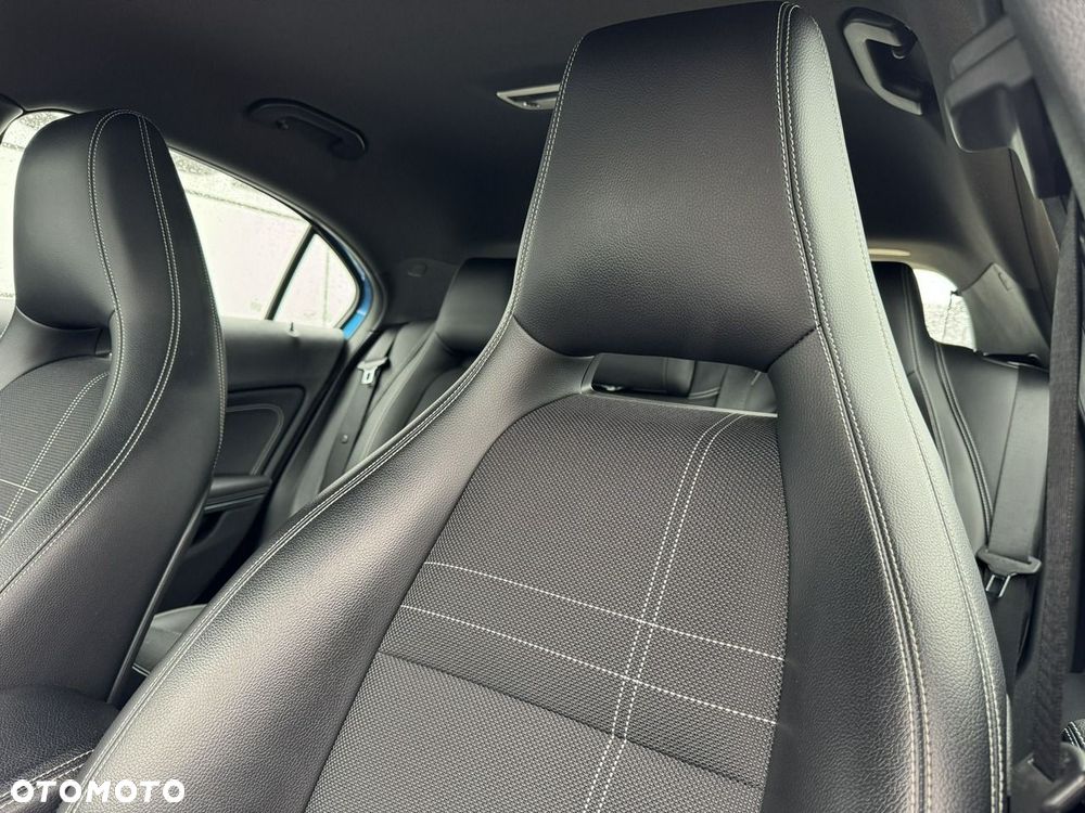 Mercedes-Benz Klasa A 180 BlueEfficiency Edition - 17