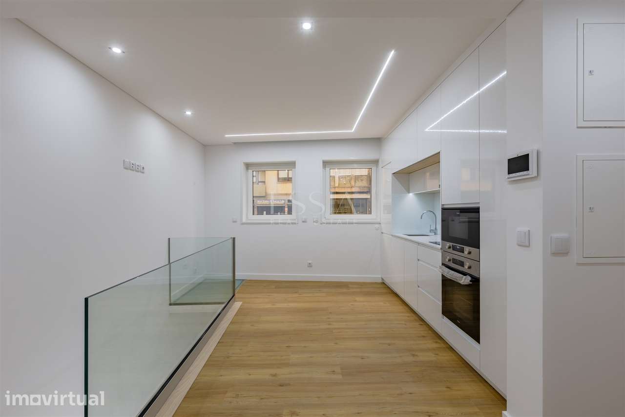 Apartamento T0 Duplex com Jardim Comum na Baixa do Porto - Grande imagem: 2/16