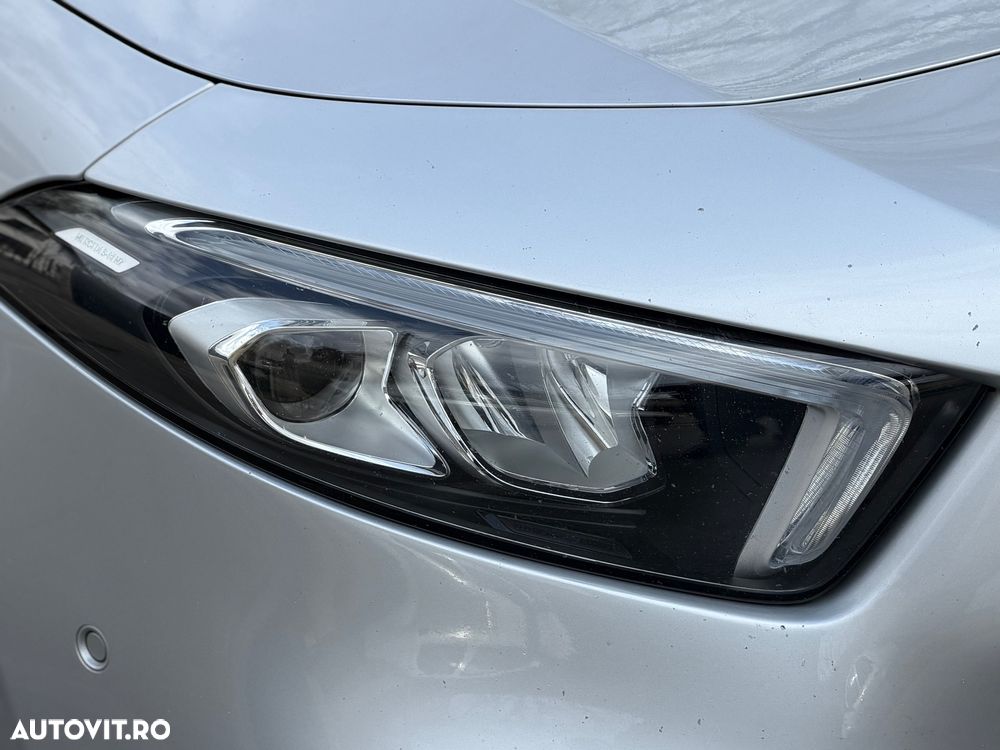 Mercedes-Benz A 180 Sedan 7G-DCT - 38