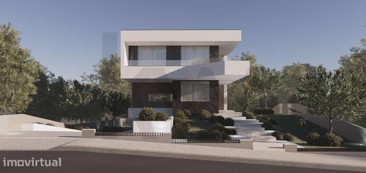 Moradia T4, em construção, com vista deslumbrante para a Serra de Sint