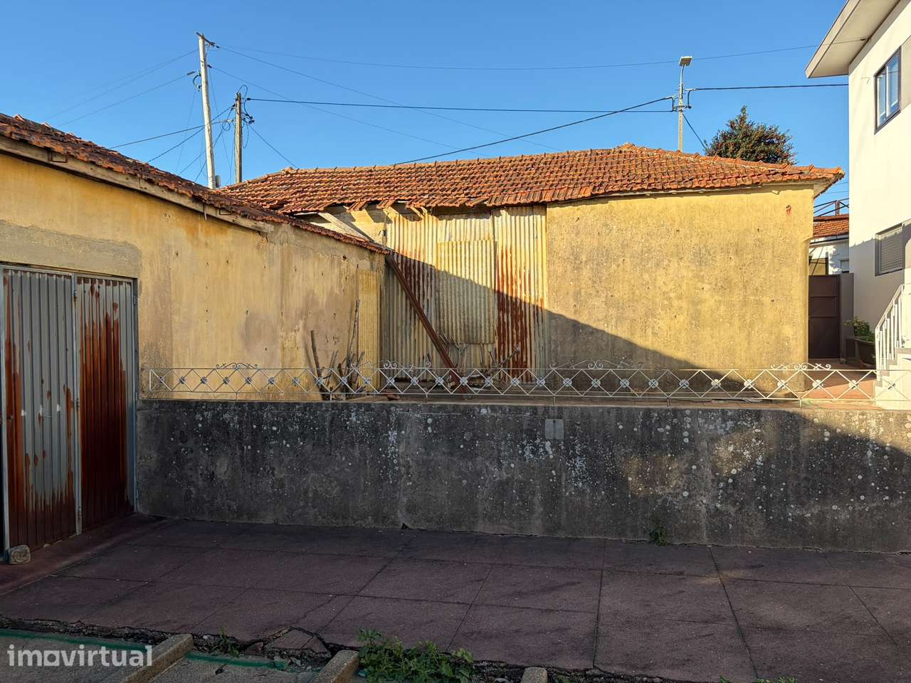 Moradia Térrea para Reabilitação Total | Serzedo, Vila Nova de Gaia - Grande imagem: 3/8