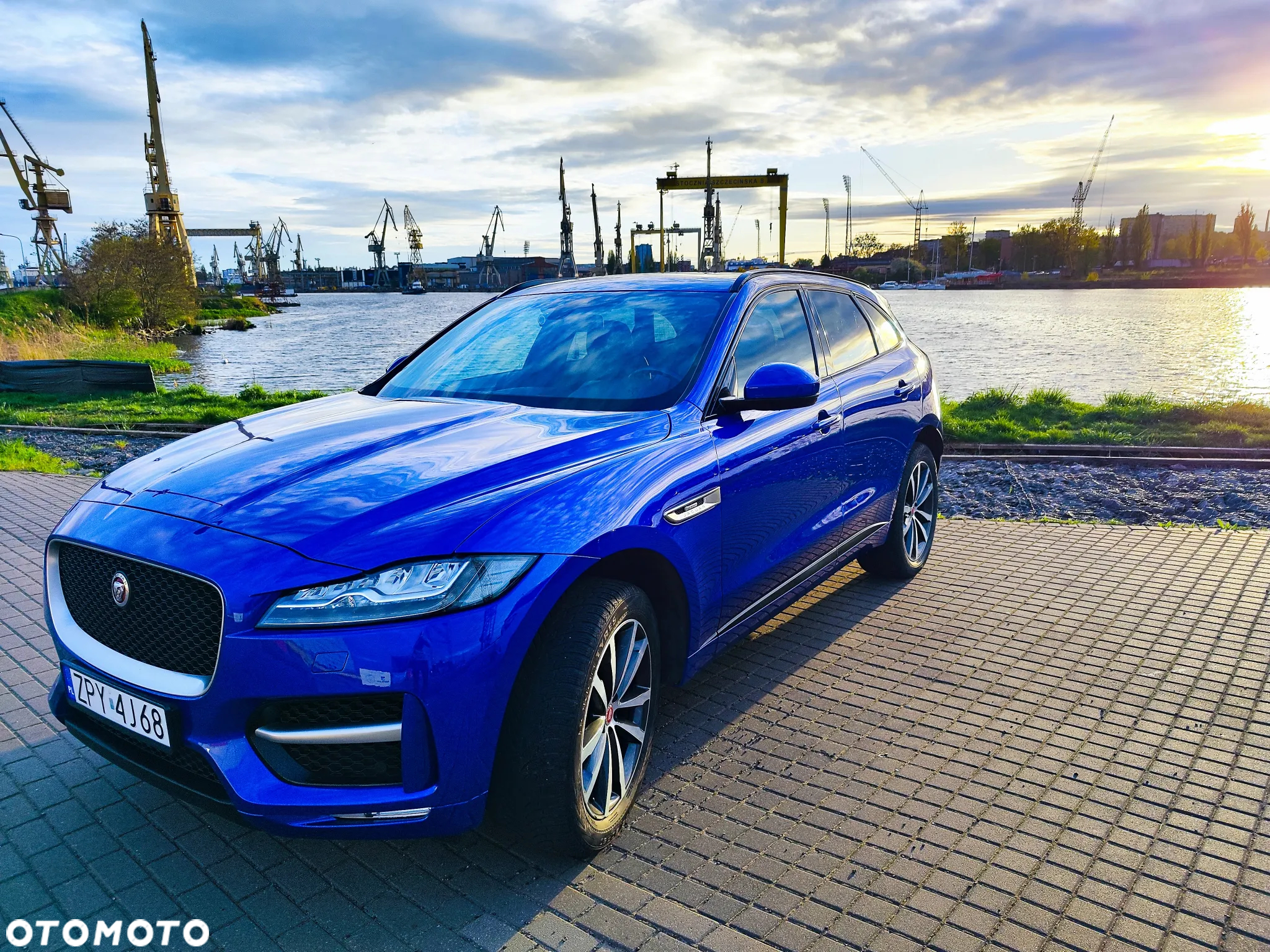 Jaguar F-Pace 2.0 i4D AWD R-Sport - 10