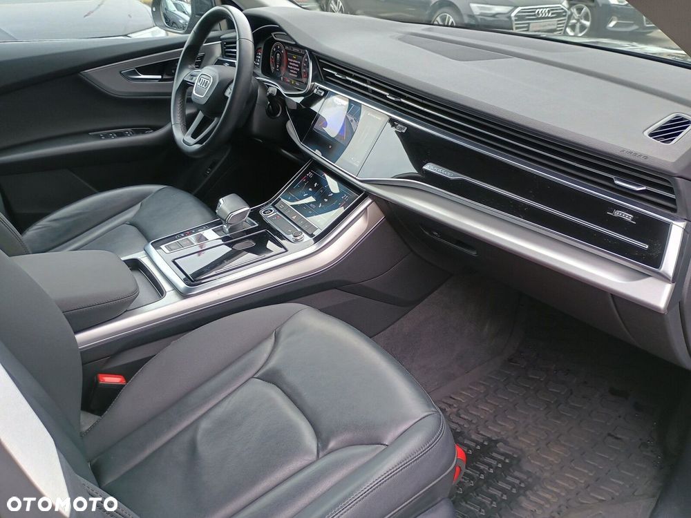 Audi Q8 - 24