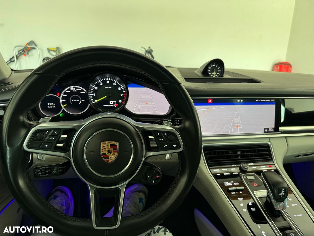 Porsche Panamera 4 E-Hybrid - 17