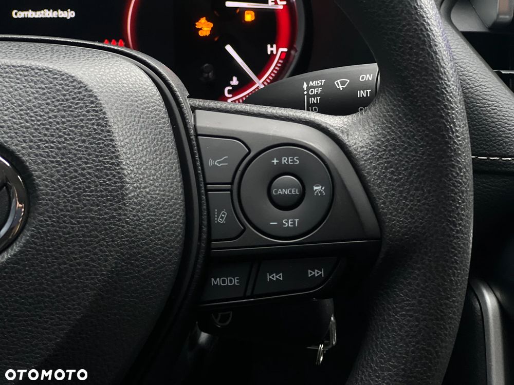 Toyota RAV4 - 18