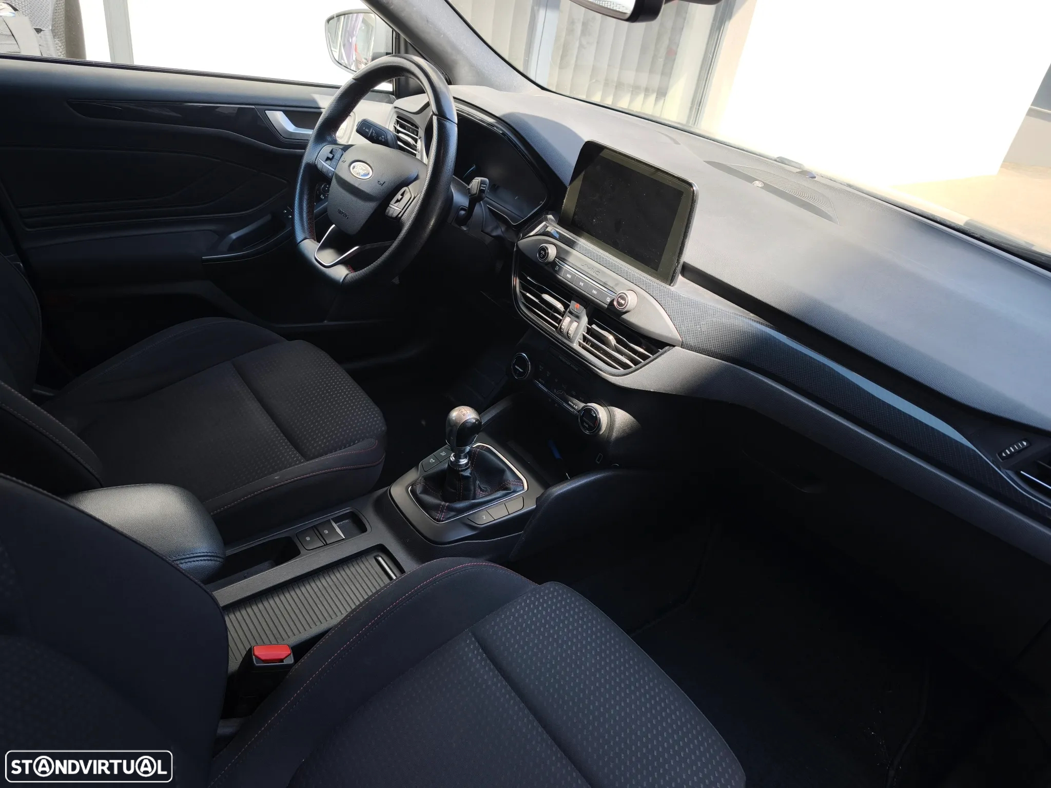 Ford Focus SW 1.0 EcoBoost ST-Line - 11