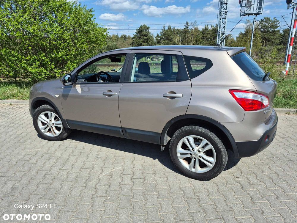 Nissan Qashqai - 2