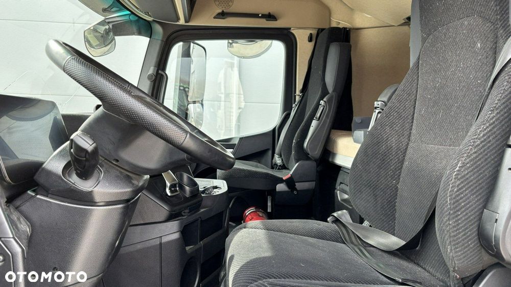 Mercedes-Benz Actros - 10