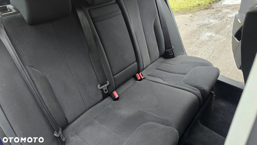 Volkswagen Passat 1.8 TSI Exclusive - 32