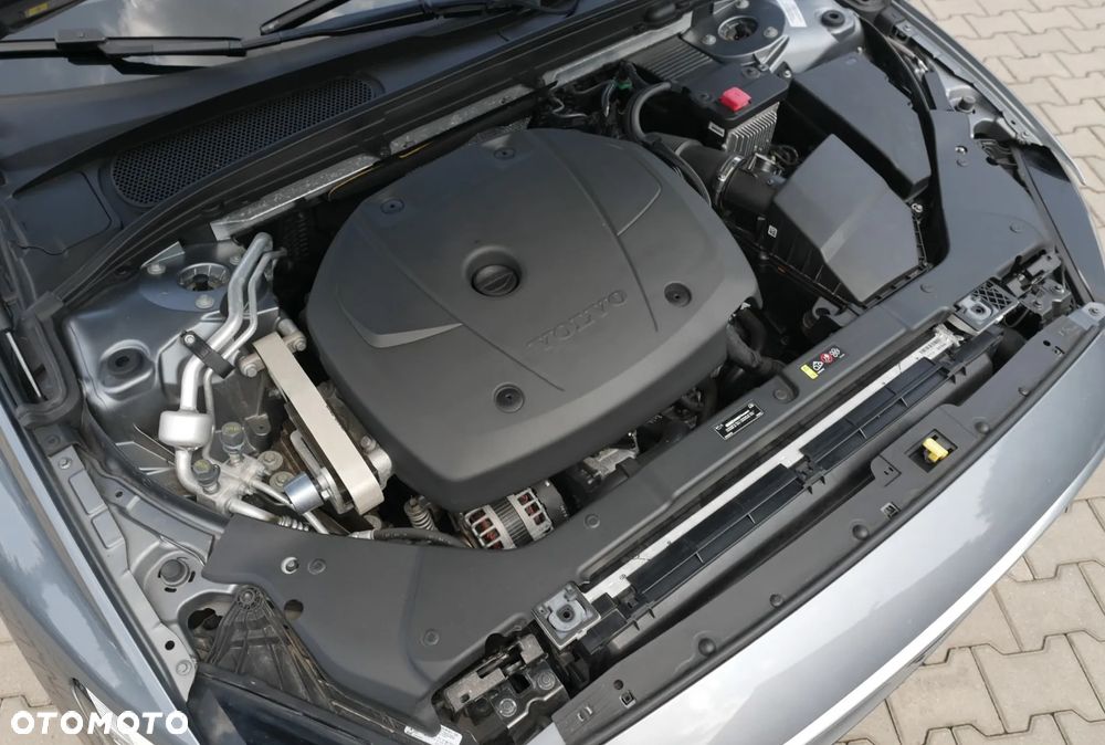 Volvo S60 T5 R-Design - 22