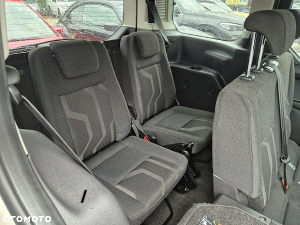 Ford Tourneo Connect Grand - 22