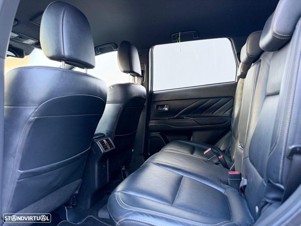 Mitsubishi Outlander - 35