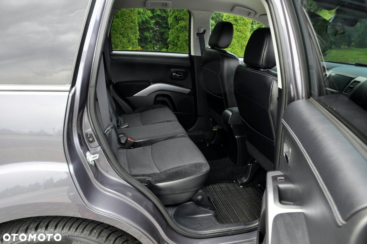 Mitsubishi Outlander - 19