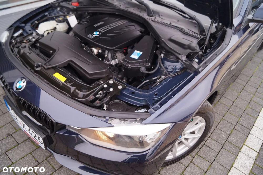 BMW Seria 3 318d DPF Edition Exclusive - 37