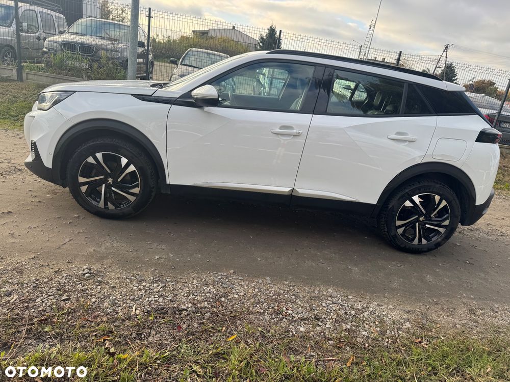 Peugeot 2008 - 8