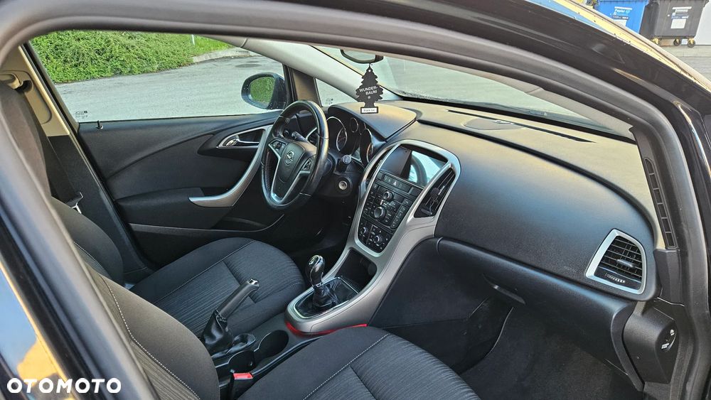 Opel Astra 1.4 Turbo 150 Jahre - 20