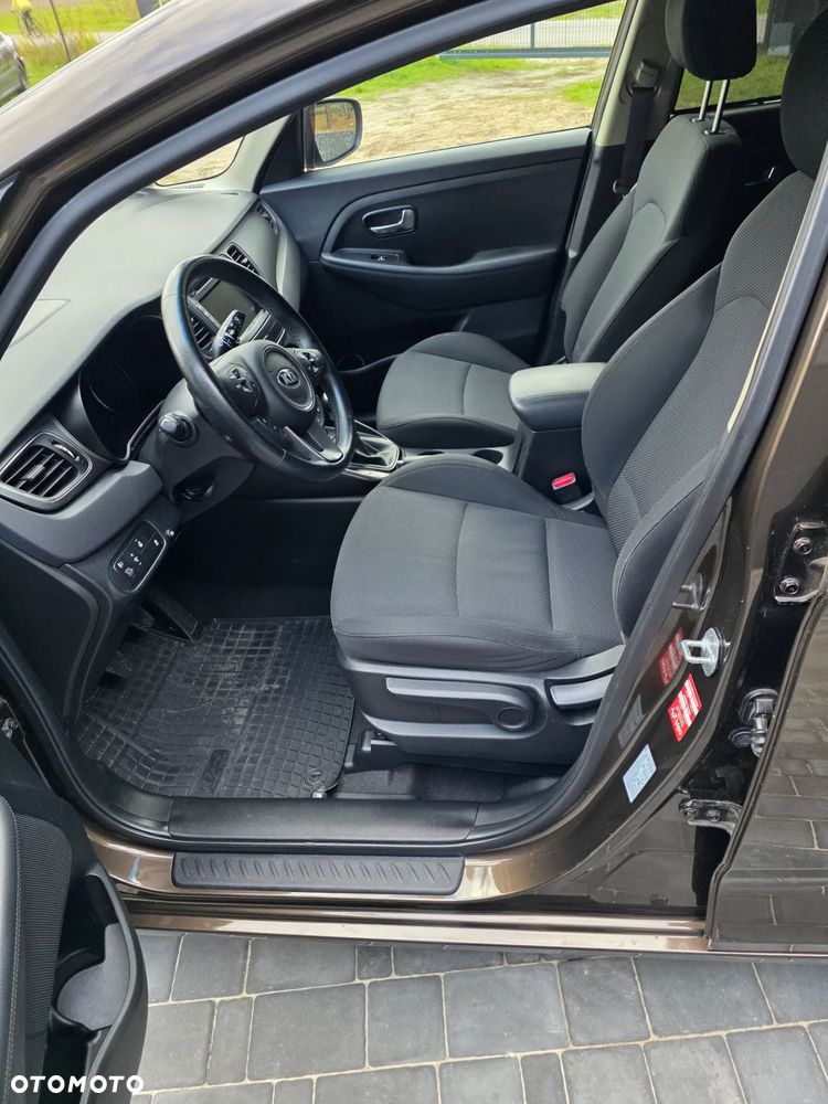 Kia Carens - 15