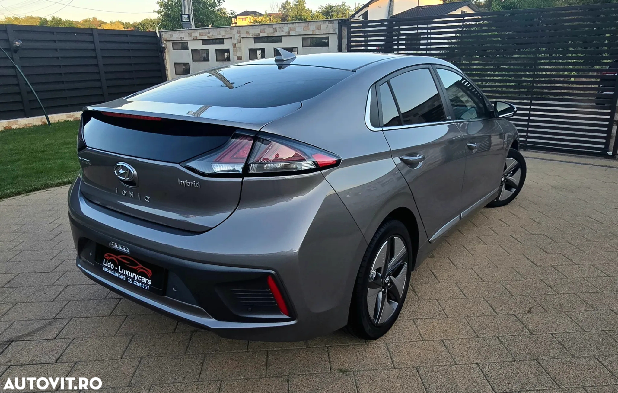Hyundai IONIQ Hybrid 1.6 GDI Premium - 37