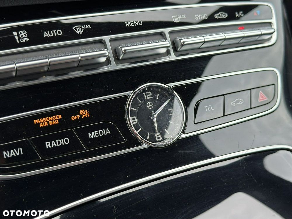 Mercedes-Benz Klasa E 220 d Coupe 9G-TRONIC AMG Line - 21