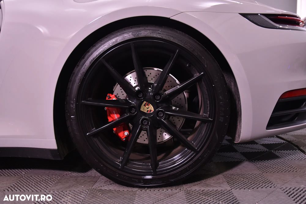 Porsche 911 Carrera 4S - 13