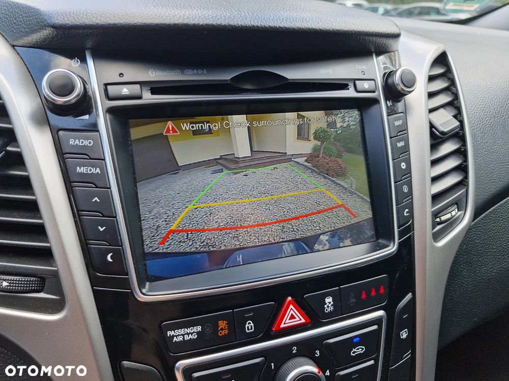 Hyundai i30 1.4 Trend - 12