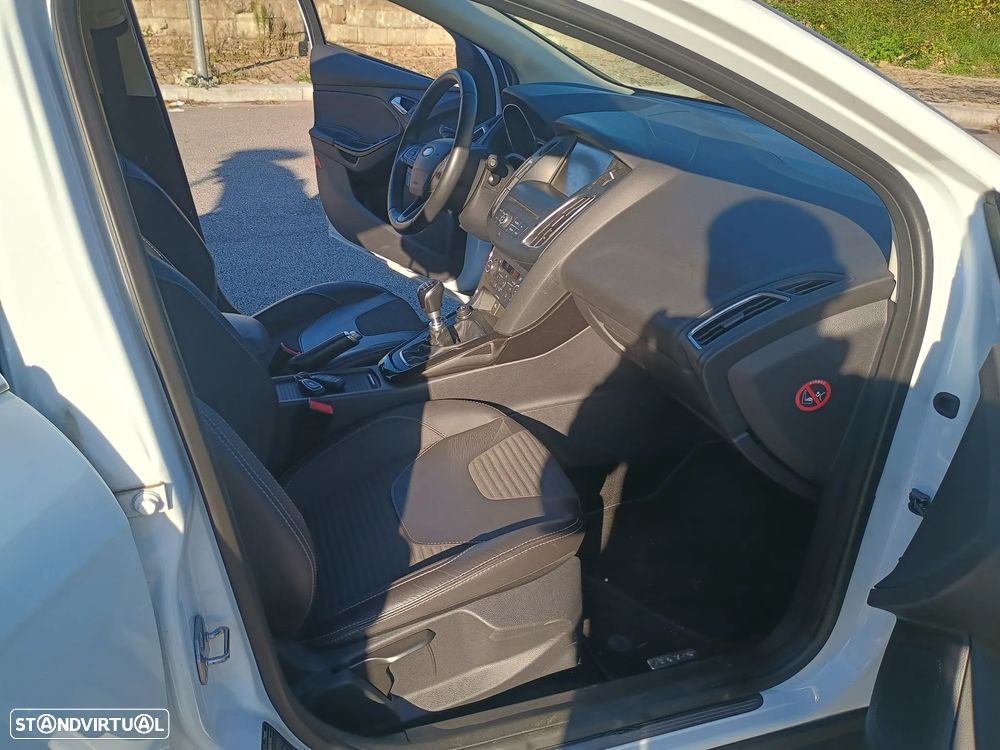 Ford Focus SW 1.0 EcoBoost S&S Titanium - 14