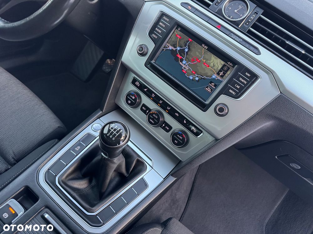 Volkswagen Passat Variant 1.4 TSI ACT (BlueMotion Technology) Highline - 32