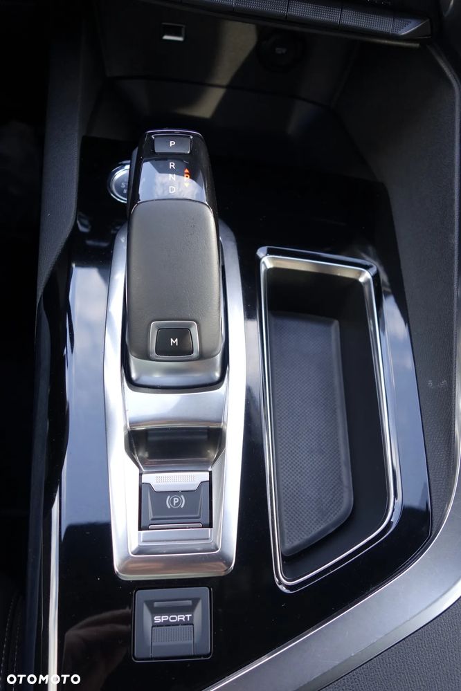 Peugeot 5008 1.6 PureTech GT Line S&S EAT8 - 23