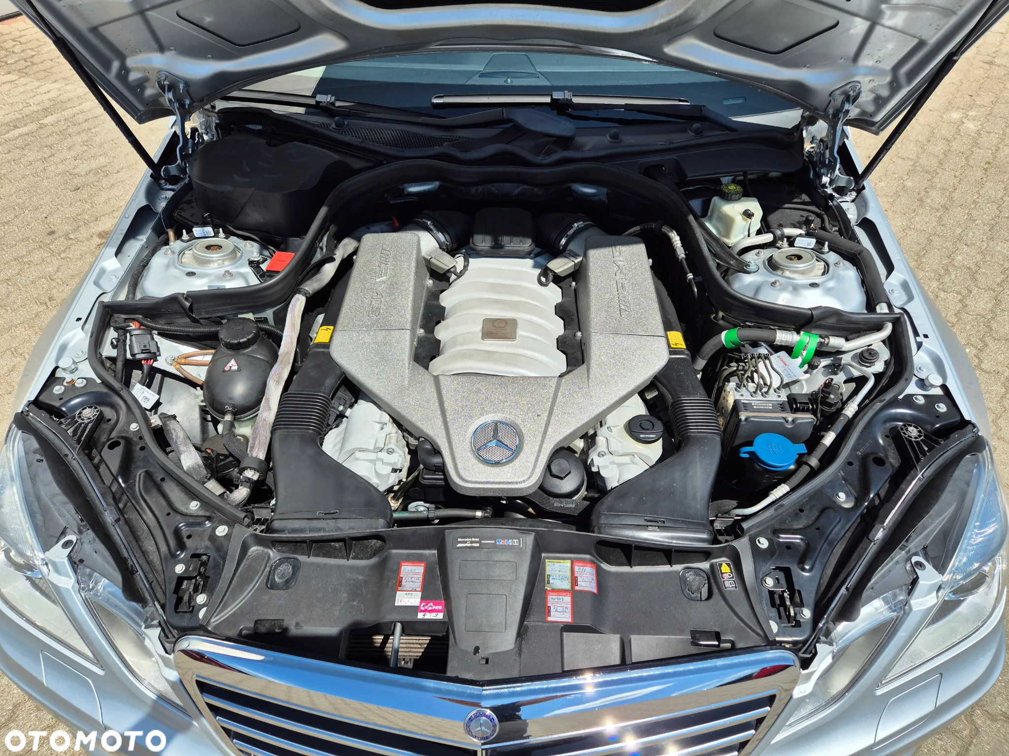 Mercedes-Benz Klasa E 63 AMG - 32