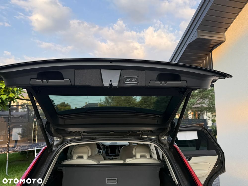 Volvo XC 60 D4 AWD Momentum - 23