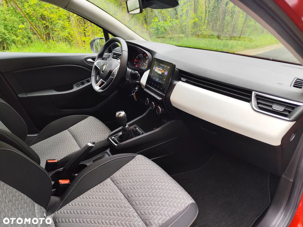 Renault Clio - 24