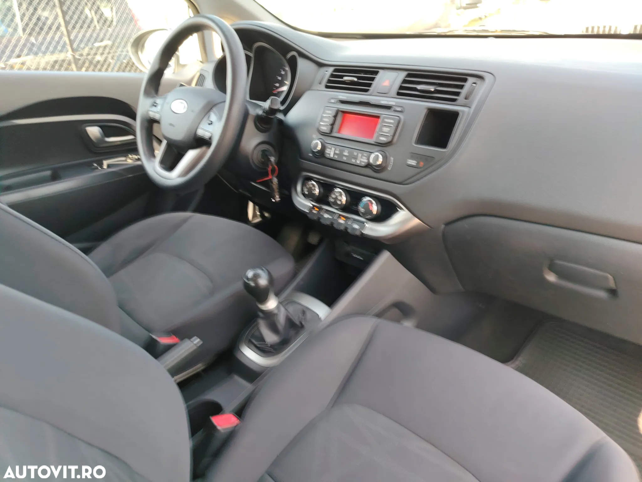 Kia Rio 1.2 Attract - 9