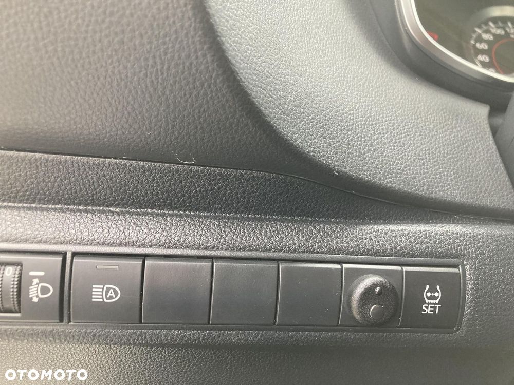 Toyota Corolla 1.6 Comfort - 18