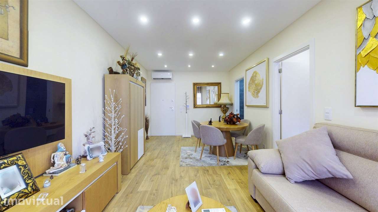 T1 com 104 m², 2 garagens box, varanda - Grande imagem: 2/54