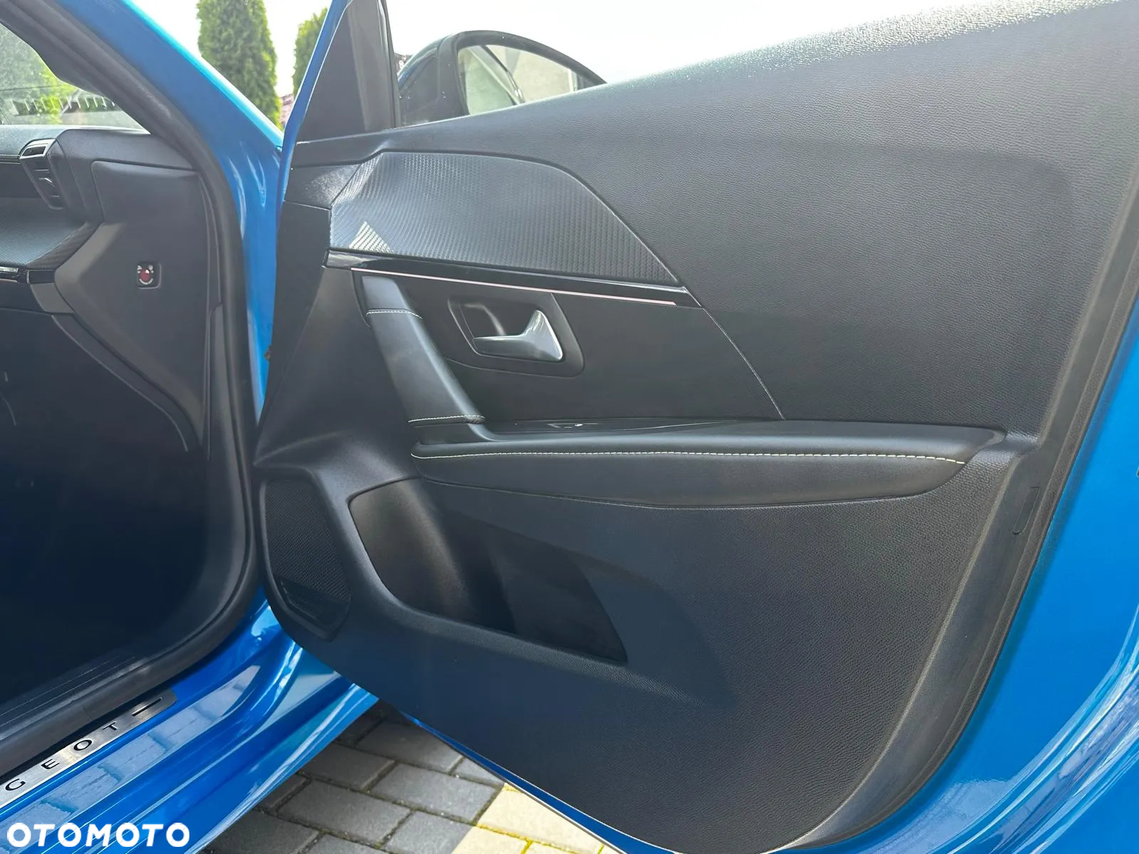 Peugeot 208 PureTech 100 EAT8 GT - 26