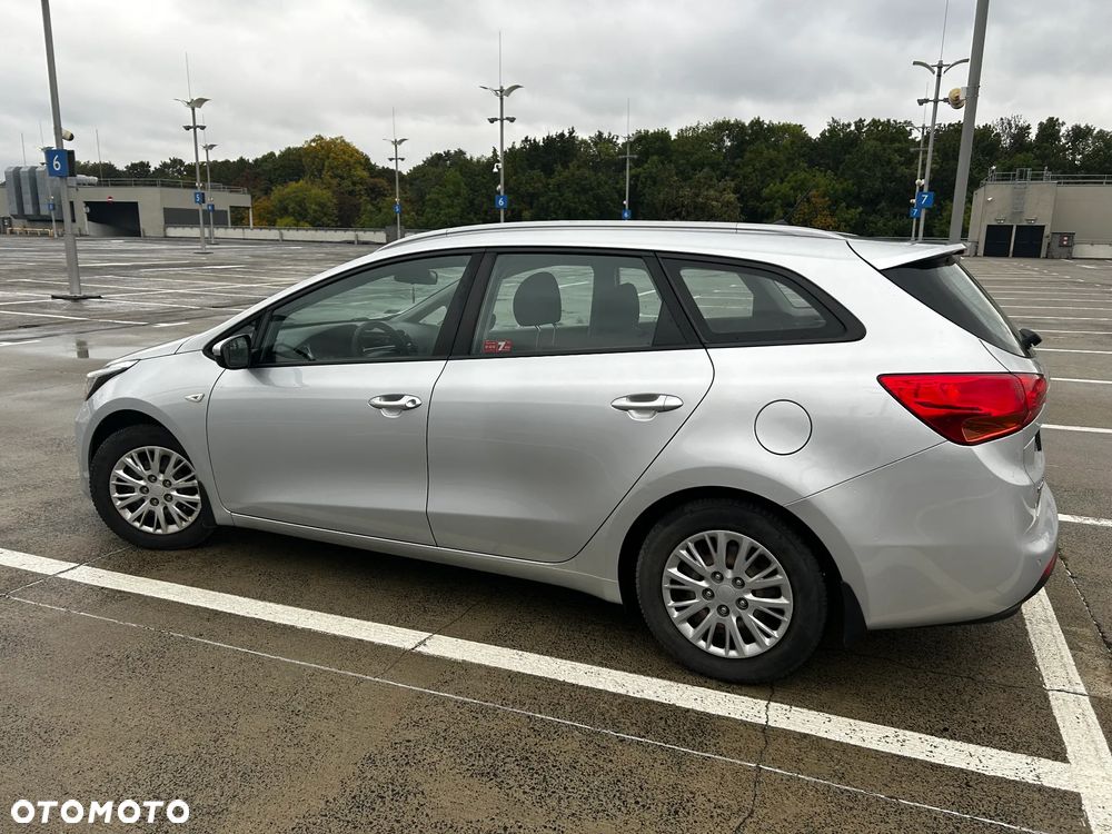 Kia Ceed - 4