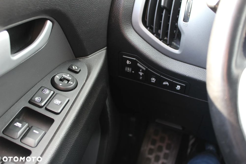 Kia Sportage 1.7 CRDI 2WD ISG Dream-Team Edition - 34