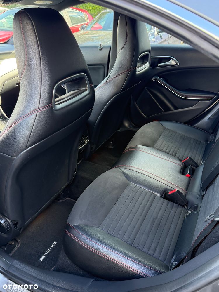 Mercedes-Benz CLA 180 7G-DCT AMG Line - 7
