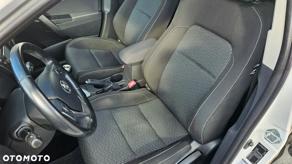 Toyota Auris 1.6 Premium - 6